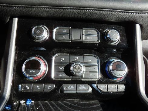 Used 2021 GMC Yukon XL Denali image 30