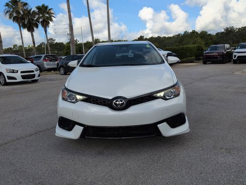 Used 2018 Toyota Corolla iM FWD image 9