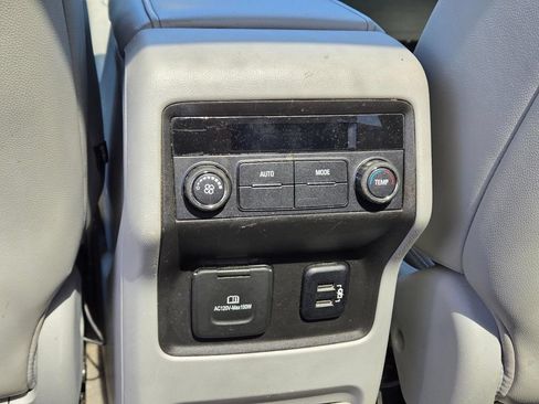 Used 2018 GMC Acadia SLT FWD image 19