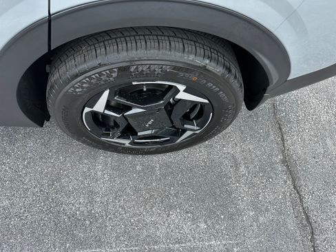 New 2026 Kia Sportage EX AWD/4WD image 9