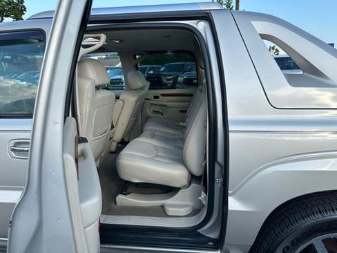 Used 2004 Cadillac Escalade EXT AWD/4WD image 11
