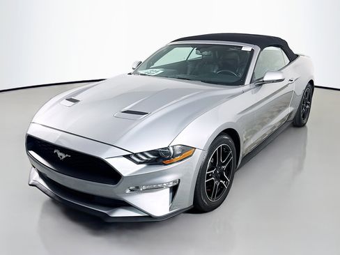 Used 2020 Ford Mustang Premium image 4