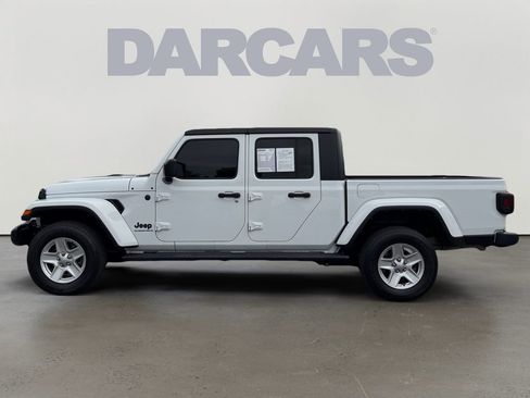 Used 2023 Jeep Gladiator Sport image 4