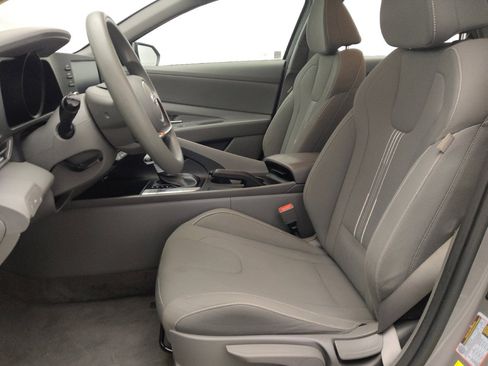 Used 2021 Hyundai Elantra SEL w/ Cargo Package FWD image 17