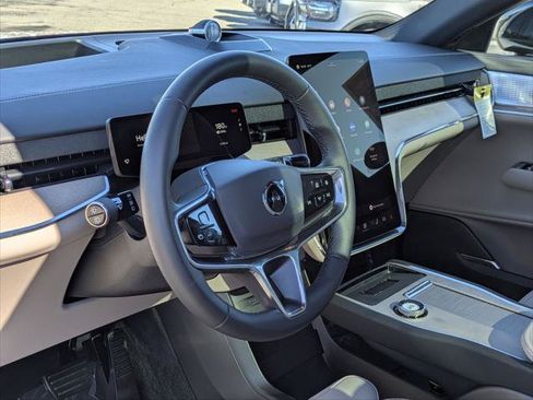 Used 2025 Volvo EX90 Ultra image 12