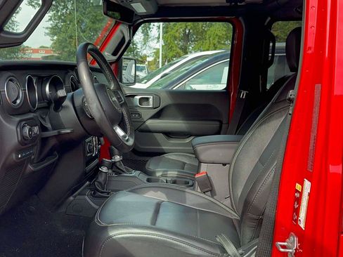 Used 2022 Jeep Wrangler Unlimited Sahara w/ Cold Weather Group image 15