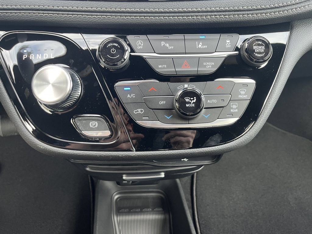 New 2026 Chrysler Pacifica Select FWD image 22