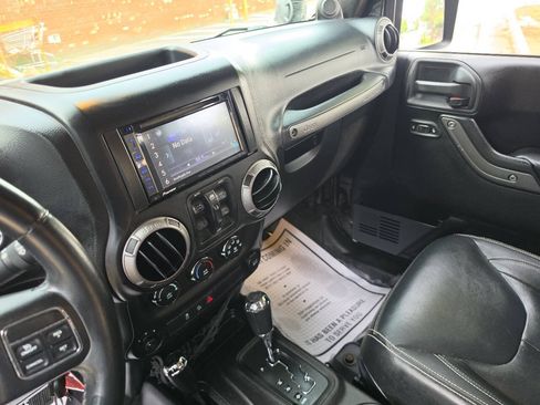 Used 2013 Jeep Wrangler Unlimited Sport AWD/4WD image 40