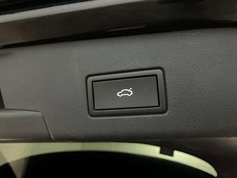 Used 2023 Volkswagen ID.4 S image 9