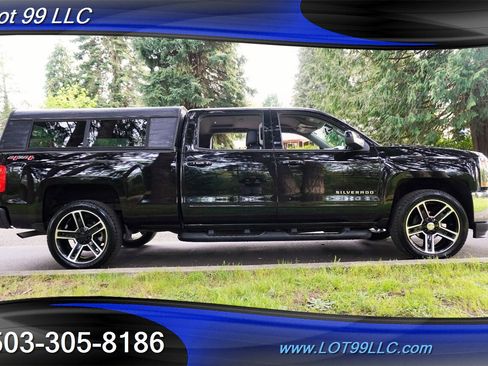 Used 2017 Chevrolet Silverado 1500 LT w/ LPO, Black Pack AWD/4WD image 8
