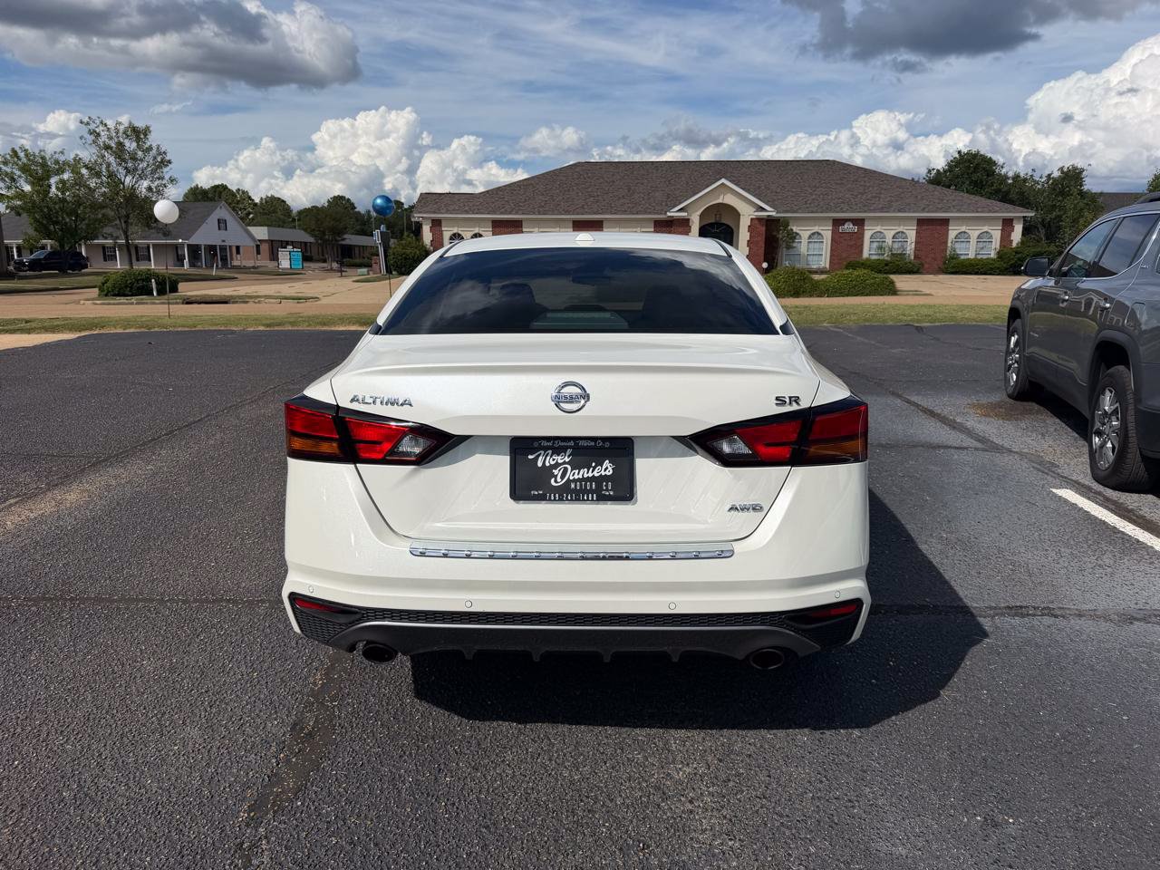 Used 2022 Nissan Altima 2.5 SR AWD/4WD image 11