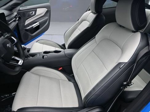 Used 2025 Ford Mustang Premium RWD image 18