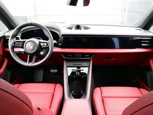 New 2026 Porsche Macan 4 Electric image 20