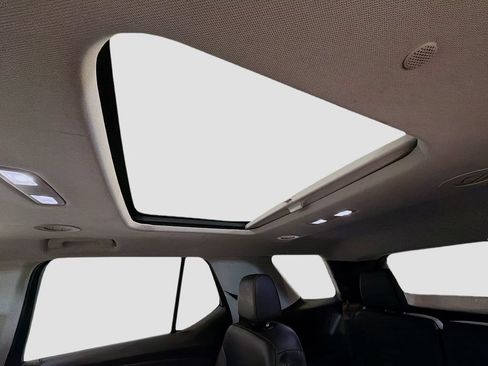 Used 2020 Chevrolet Traverse Premier FWD image 34