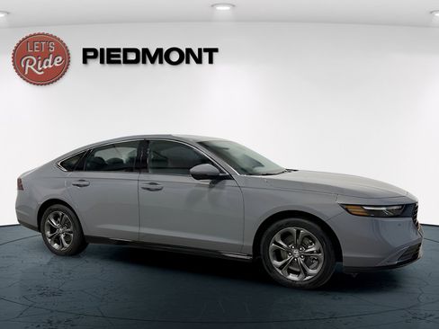 New 2025 Honda Accord EX-L image 3