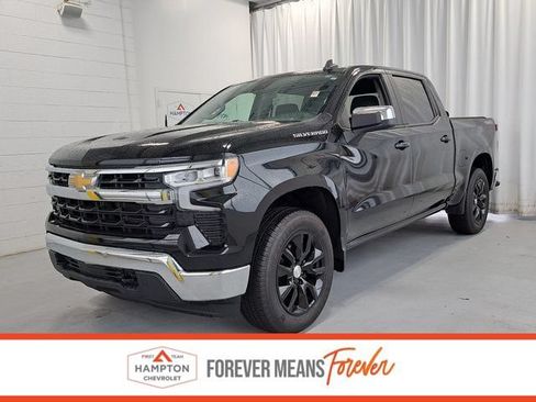 Used 2022 Chevrolet Silverado 1500 LT AWD/4WD image 1