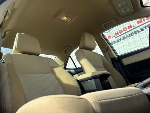 Used 2017 Toyota Corolla LE image 24