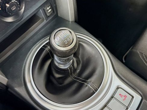 Used 2018 Toyota 86 image 19