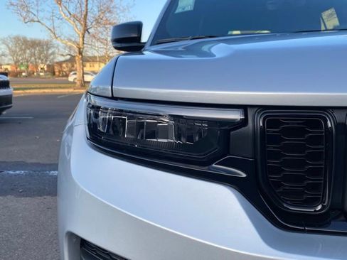 New 2025 Jeep Grand Cherokee Altitude image 11