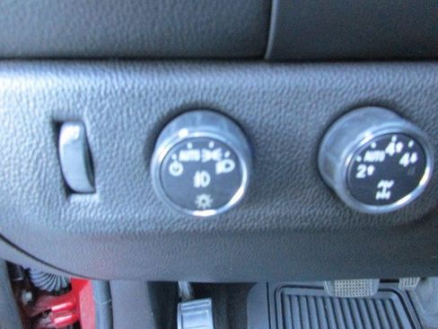 Used 2016 GMC Canyon SLT image 18