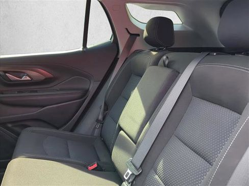 Used 2024 GMC Terrain SLE image 18