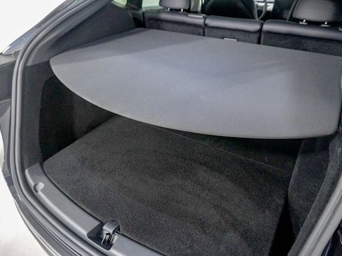 Used 2024 Tesla Model Y Long Range AWD/4WD image 9