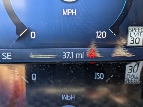 New 2025 Ford F150 Lariat w/ Equipment Group 502A High image 31