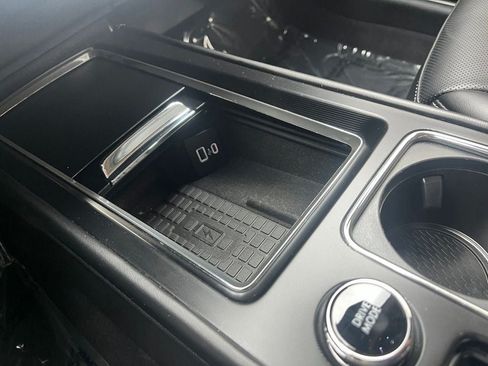 Used 2023 Lincoln Corsair AWD w/ Equipment Group 101A image 35