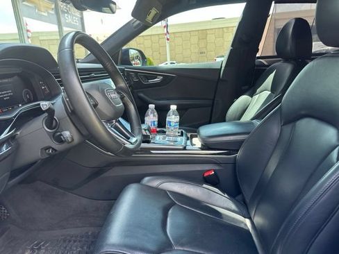Used 2019 Audi Q8 Prestige w/ Luxury Package AWD/4WD image 13