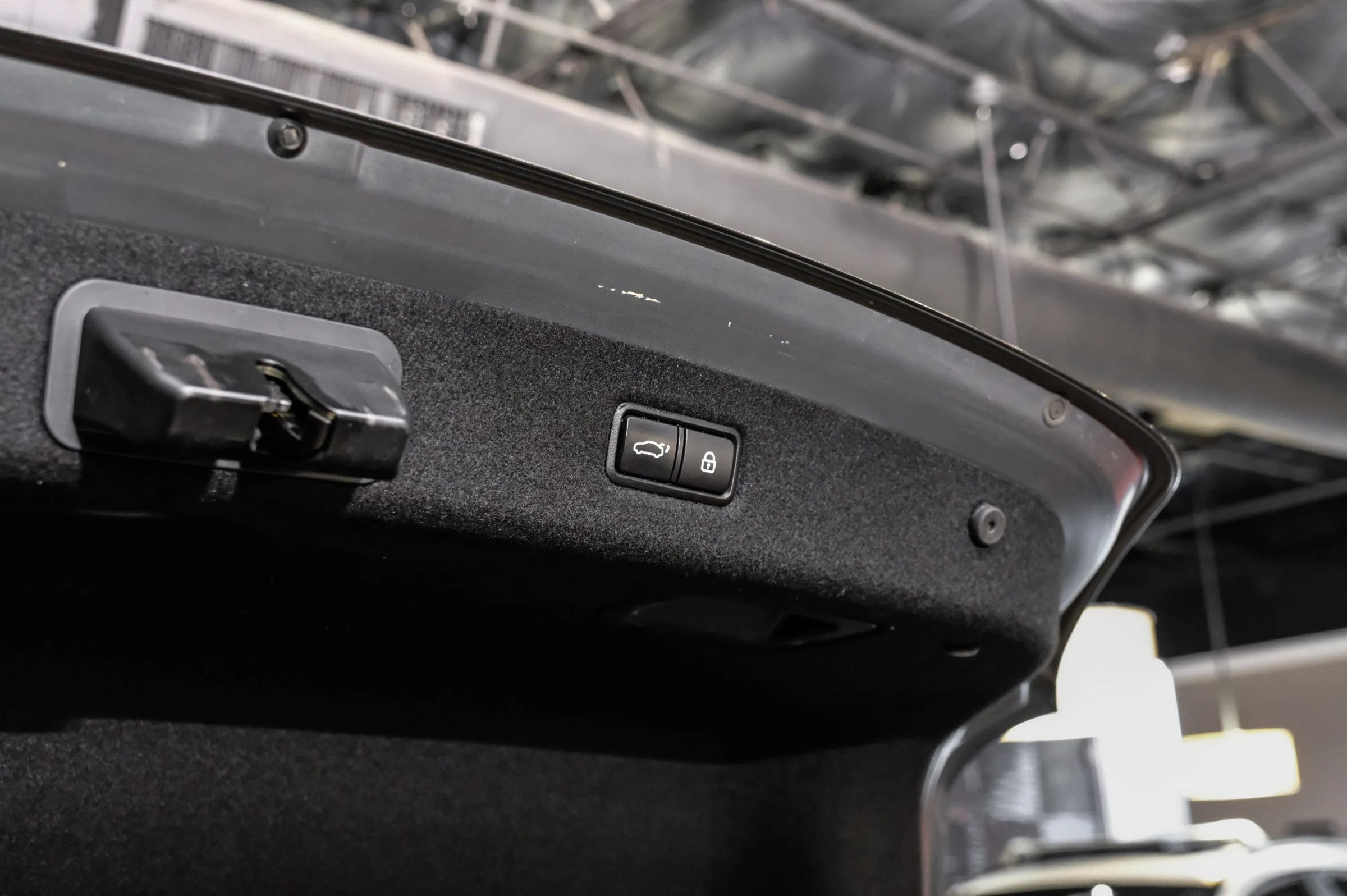 Used 2018 Genesis G90 3.3T Premium AWD/4WD image 55