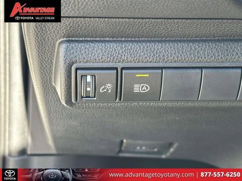 Used 2019 Toyota Corolla SE w/ SE Option Package FWD image 21