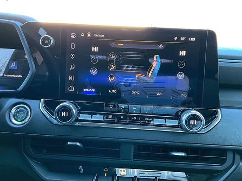 Used 2025 Chevrolet Colorado Trail Boss image 18