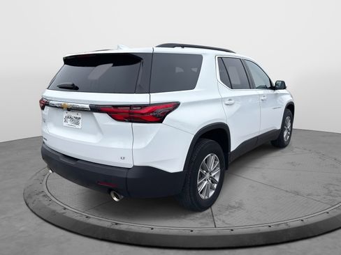 Used 2023 Chevrolet Traverse LT image 8