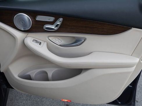 Used 2021 Mercedes-Benz GLC 300 GLC 300 image 20