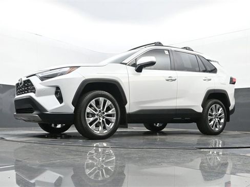 Used 2024 Toyota RAV4 Limited image 28