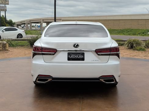 Used 2020 Lexus LS 500 w/ Interior Upgrade Package RWD image 3