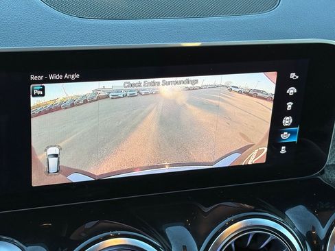 Used 2021 Mercedes-Benz GLB 250 GLB 250 image 27