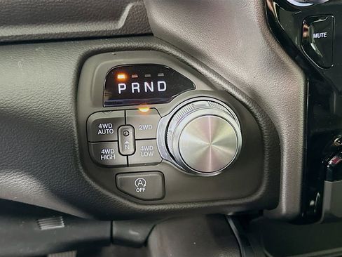 New 2026 RAM 1500 Laramie AWD/4WD image 23