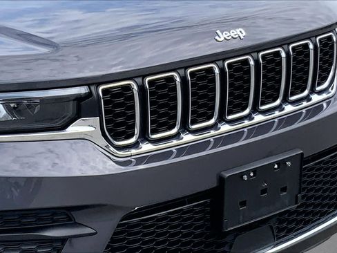 Used 2024 Jeep Grand Cherokee Laredo X AWD/4WD image 25