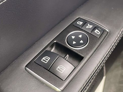 Used 2018 Mercedes-Benz AMG GT Roadster image 31