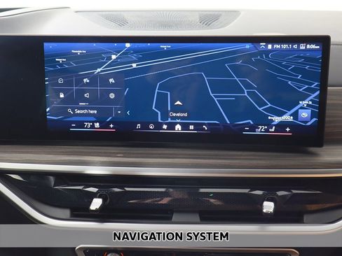 Used 2024 BMW X7 xDrive40i w/ M Sport Package image 3