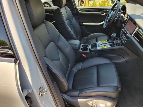 Used 2026 Porsche Macan AWD/4WD image 29