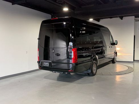 Used 2020 Mercedes-Benz Sprinter 3500 image 7