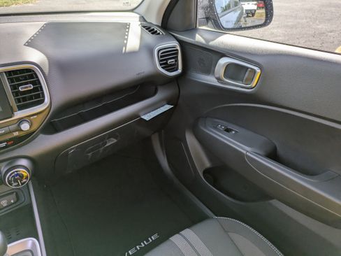 New 2026 Hyundai Venue SEL image 17