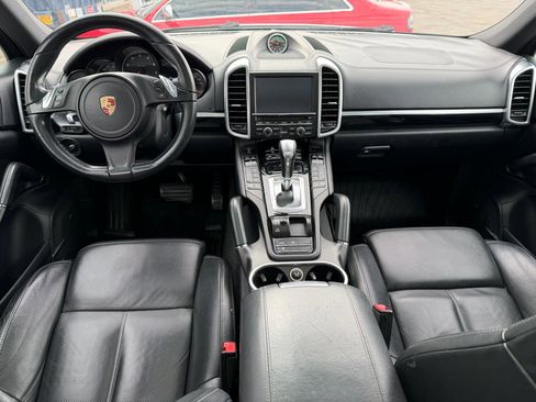 Used 2014 Porsche Cayenne Platinum Edition image 22