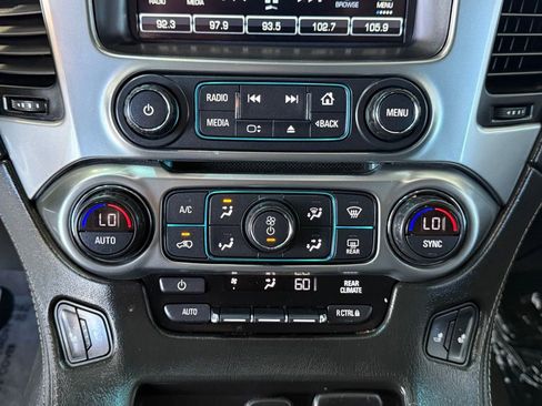 Used 2019 Chevrolet Suburban LT image 27