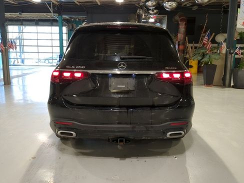 Used 2024 Mercedes-Benz GLS 450 4MATIC image 9