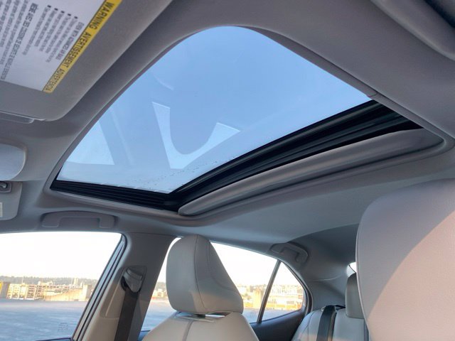 Used 2018 Toyota Camry SE w/ Moonroof Package FWD image 12