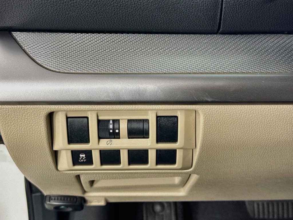 Used 2018 Subaru Outback 2.5i AWD/4WD image 12