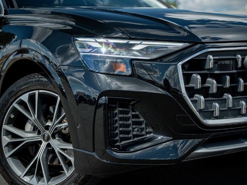 Certified 2024 Audi Q8 Premium Plus w/ Premium Plus Package image 3